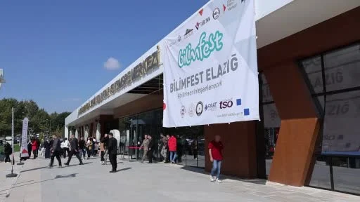 Öğrencinin Bayraktar TB2 SİHA heyecanı ve sevinci kameralara yansıdı