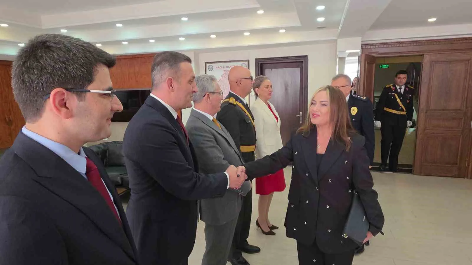 Nazilli’de sokaklar kırmızı beyaza büründü