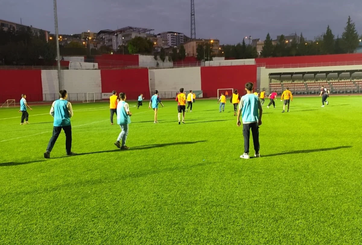 Şırnak’ta koruma altındaki çocuklara futbol etkinliği
