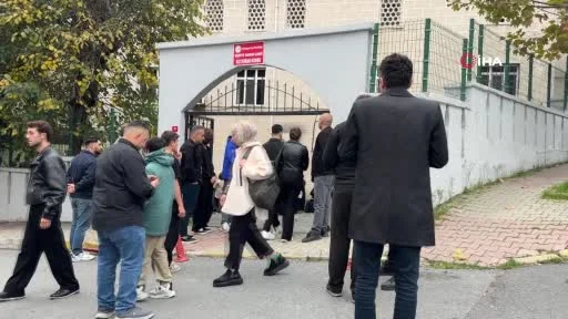 Anneye en zor veda: Tabutu başında gözyaşlarına boğuldu