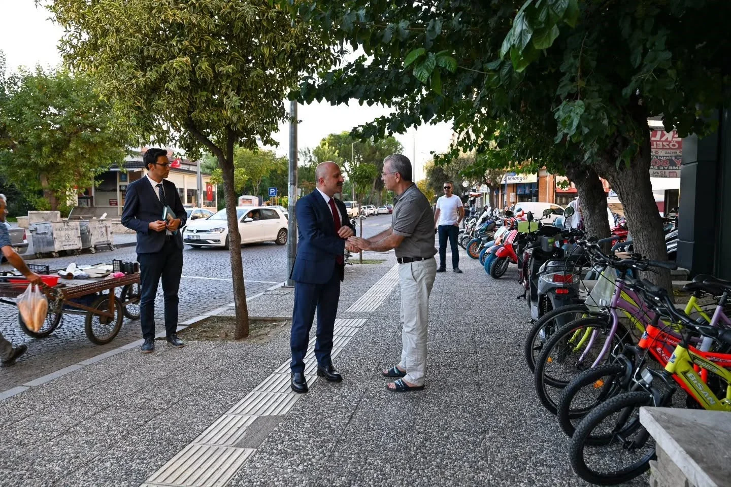 Aydın Valisi Varol, vatandaşları yalnız bırakmıyor