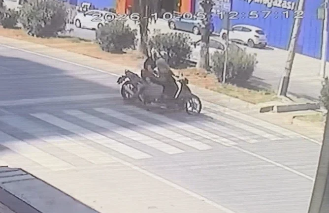 Motosikletler çarpıştı, sürücülerden biri hayatını kaybetti: Kaza anı kamerada