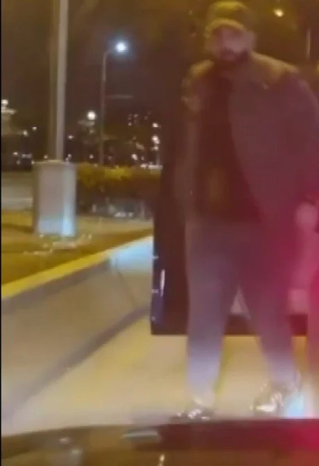 Yol kesen trafik magandaları otomobilde bebek olmasına rağmen tehditlere devam etti