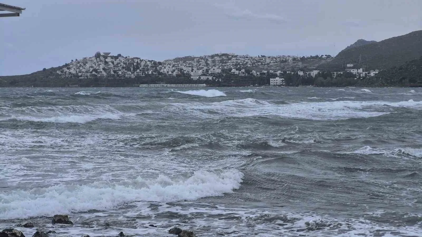 Bodrum’da feribot seferleri iptal edildi