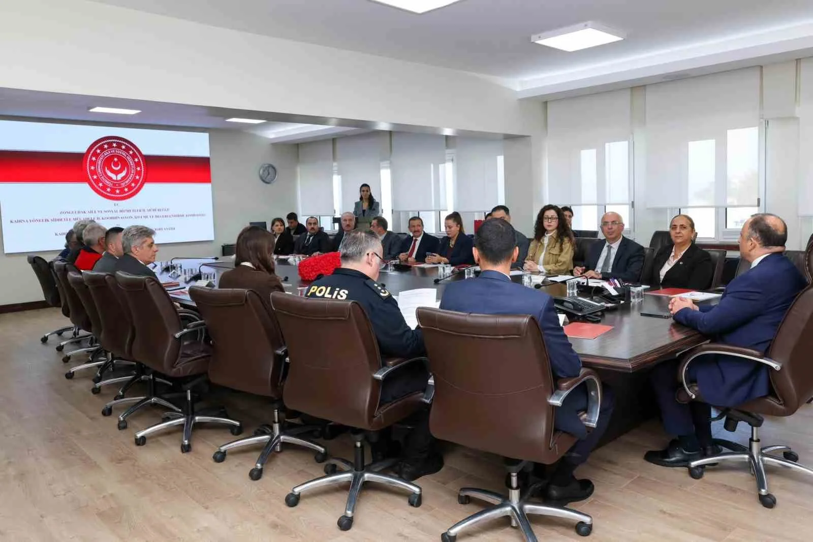 Zonguldak’ta kadına yönelik şiddetle mücadele toplantısı