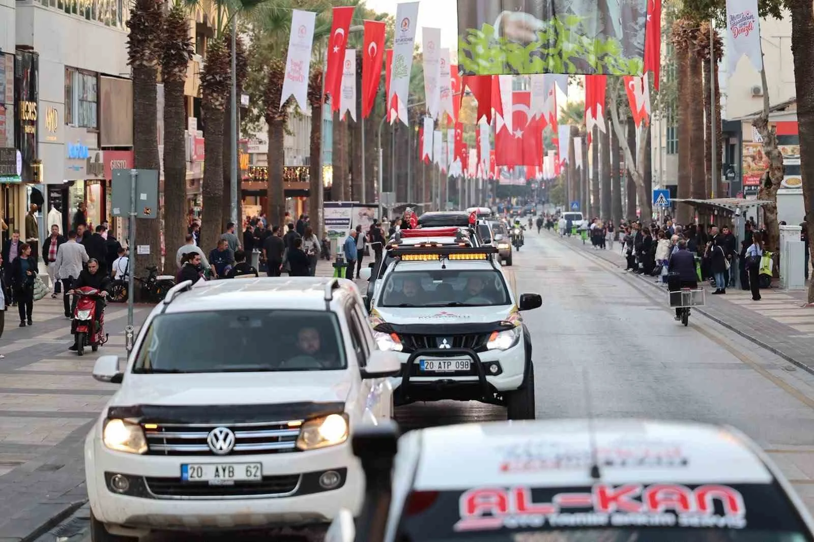 Merkezefendi’de offroad heyecanı kortej geçişi ile başladı