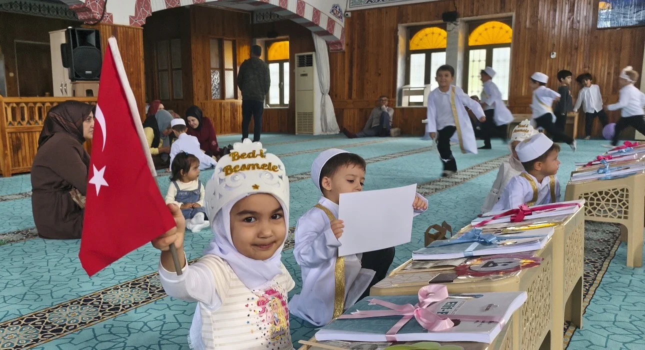 Anamur’da minikler Kur’an öğrenme yolculuğuna başladı