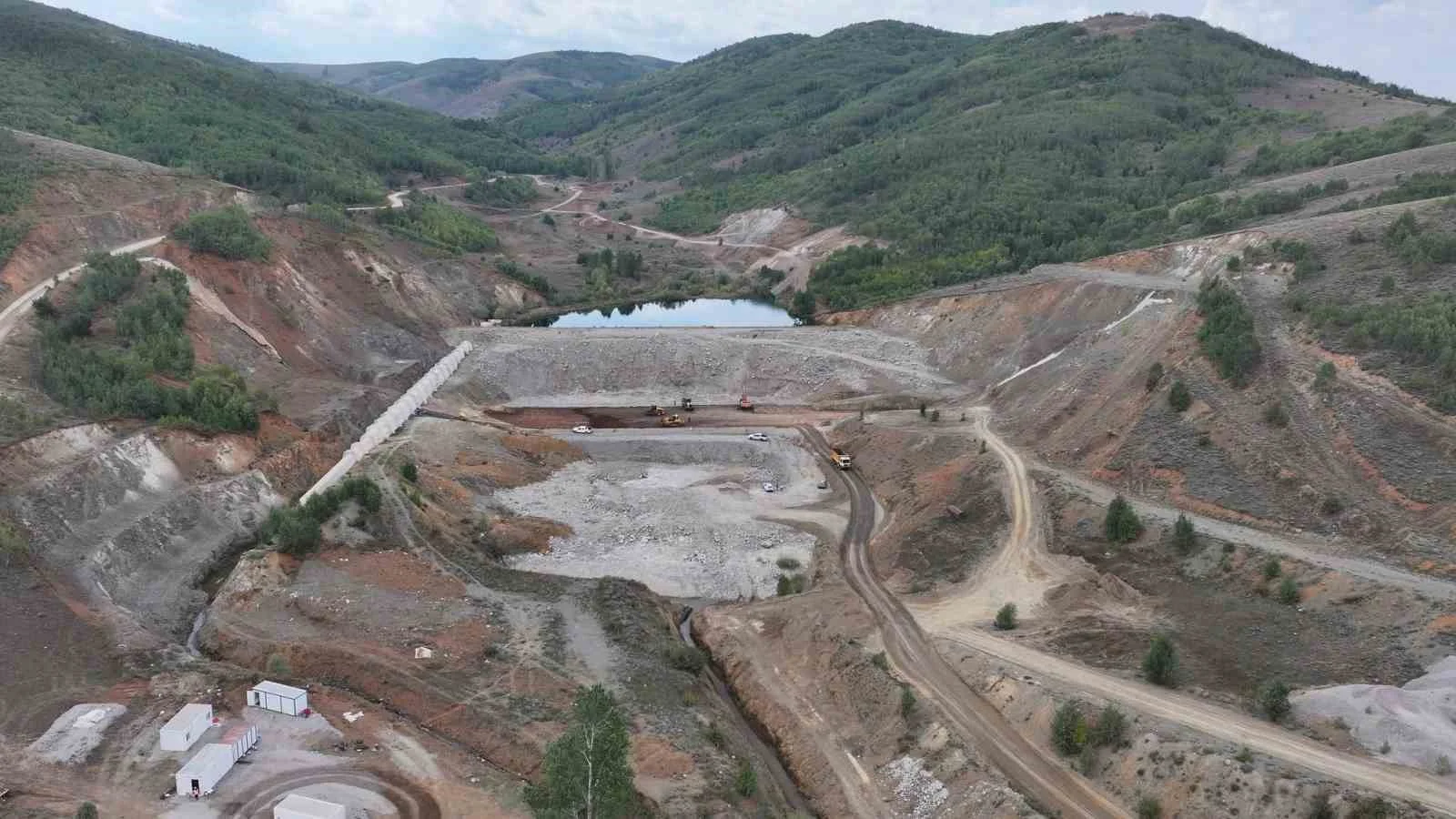 Bayburt’ta Petekli Göleti’nde çalışmalar sürüyor