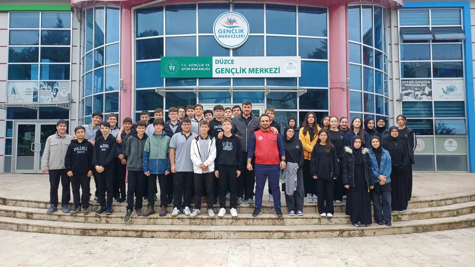 Düzce’de öğrenciler gençlik merkezinde buluştu