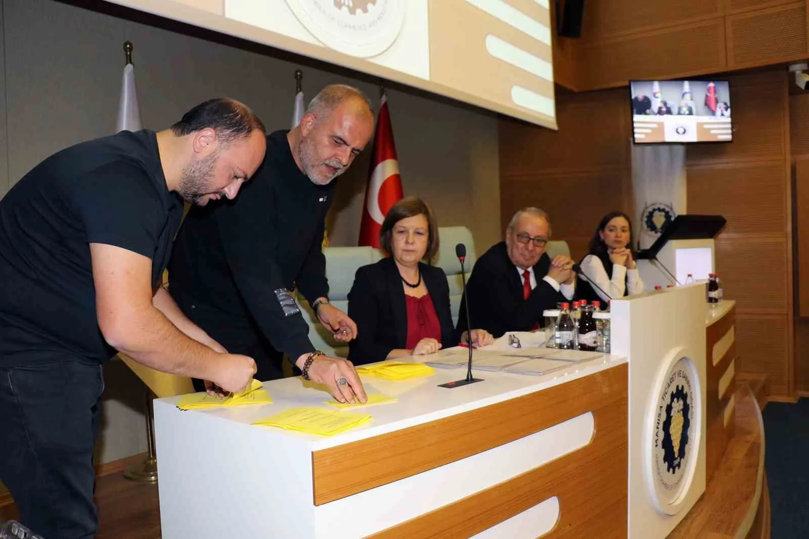 Manisa TSO Meclisinde Ümit Türek’e tam destek