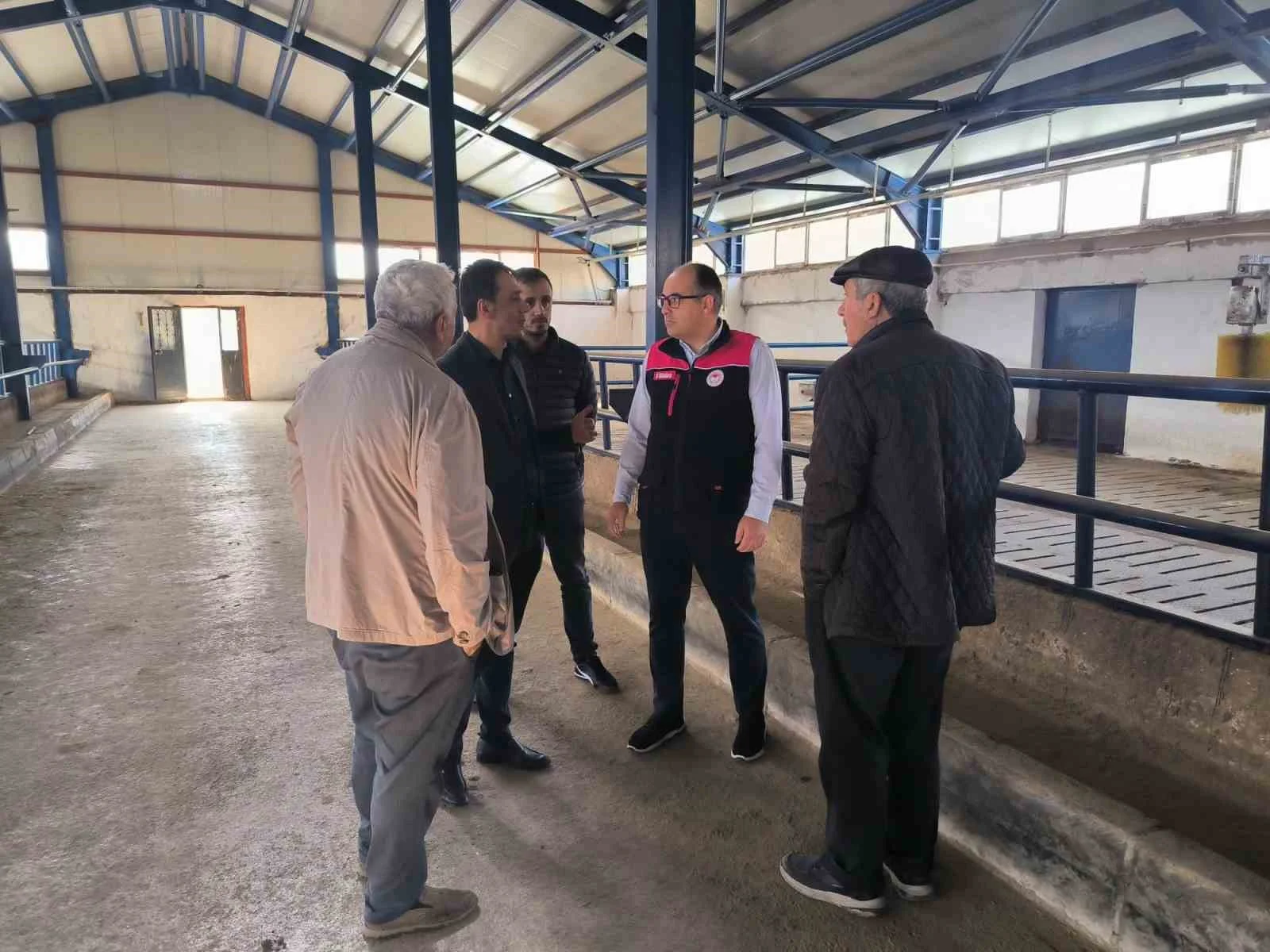 Bayburt’ta yüzde 50 hibe desteğiyle kurulan hayvancılık işletmesi incelendi