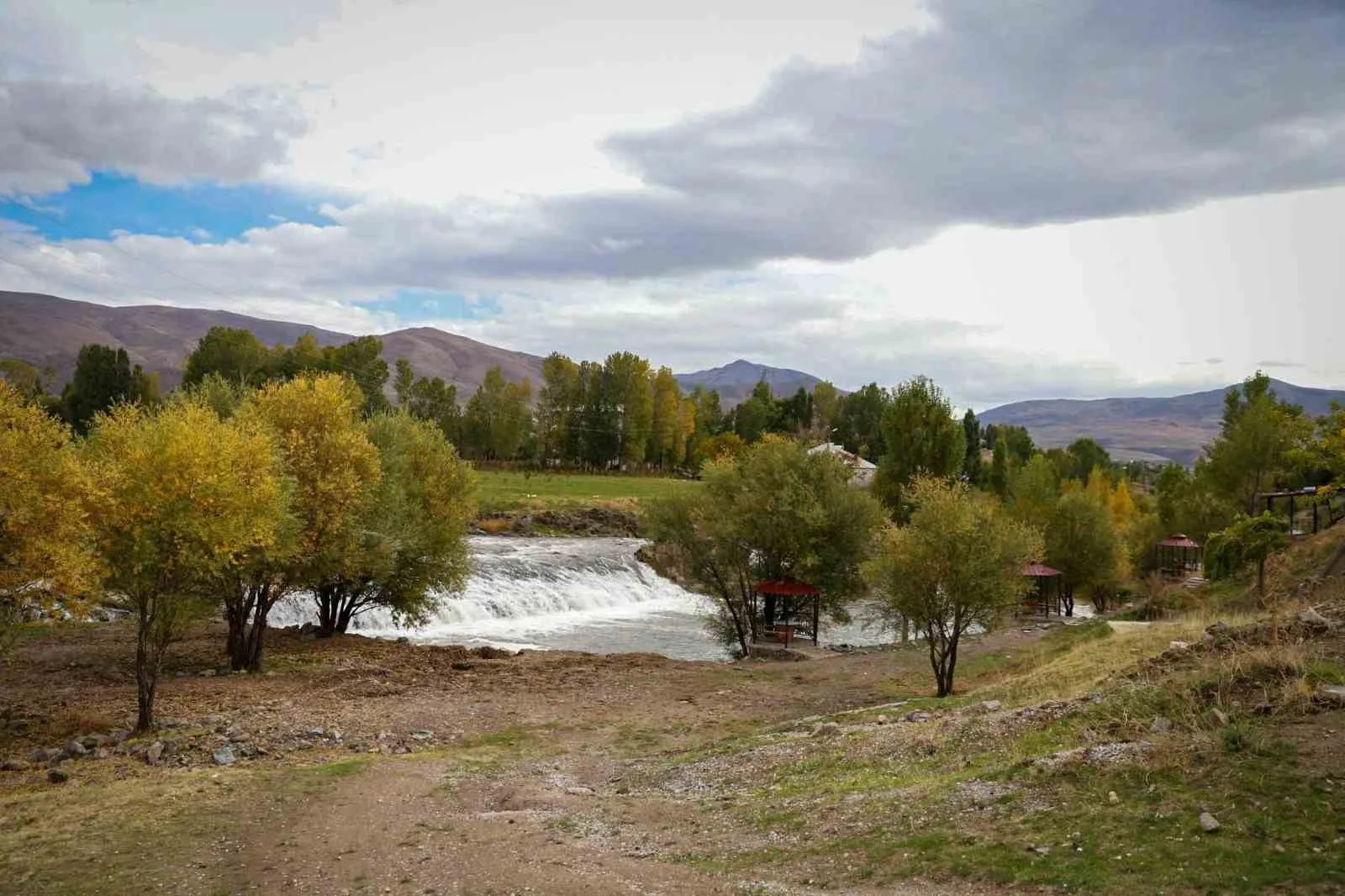Balık Bendi’ne bungalov ev, kafe ve lokanta projesi