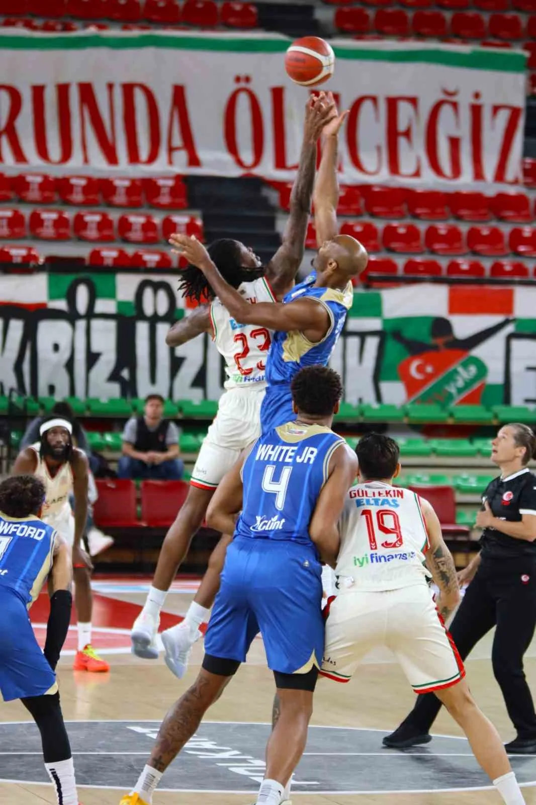 Karşıyaka Basketbol, iç sahada kayıpsız ilerliyor