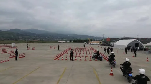 90 saniyede hazırlanıp 3 dakikada vakanın yanında oluyorlar