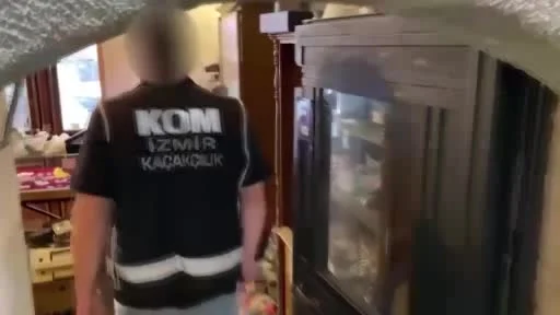 İş yerinde yüzlerce sikke ele geçirildi