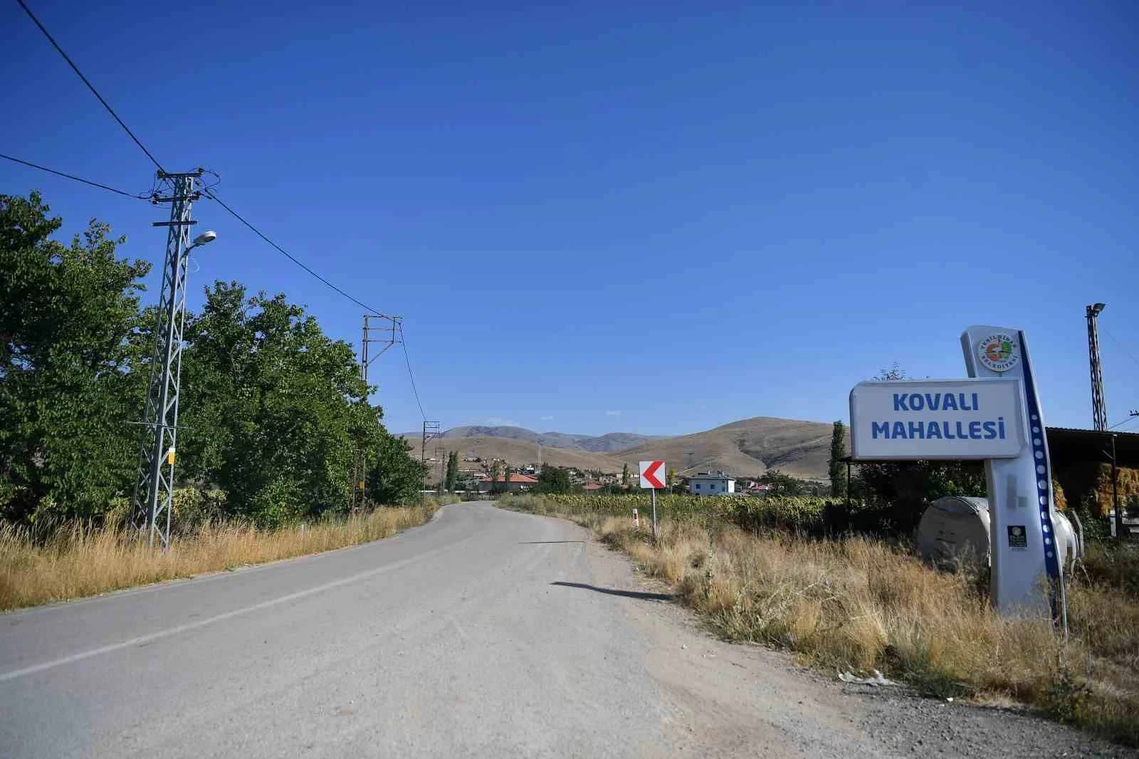 Kayseri Büyükşehir’den kış öncesi kırsal yollarda güvenlik mesaisi