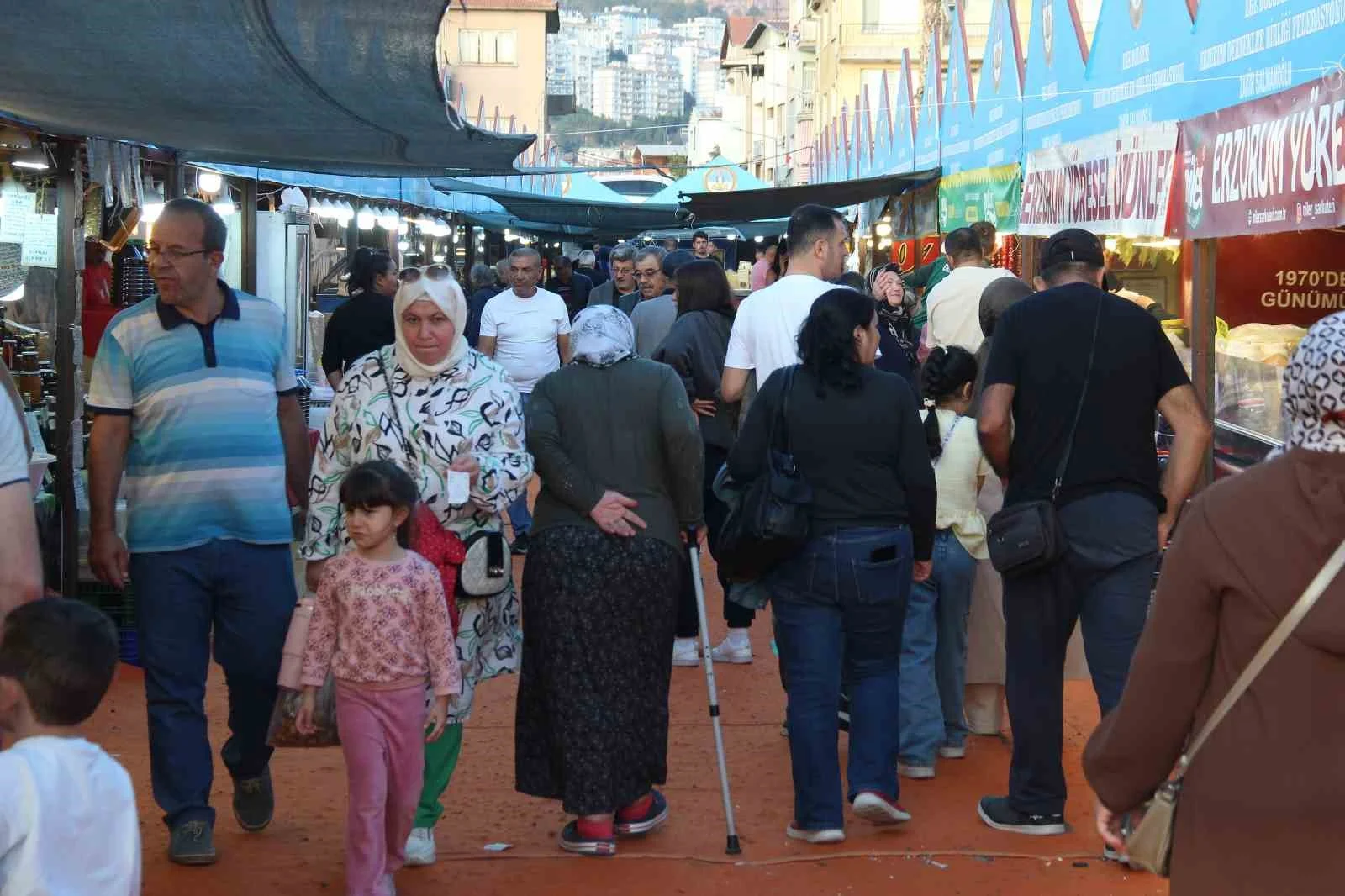 İzmir’de Erzurum rüzgârı: Lezzet yıldızı cağ kebabı