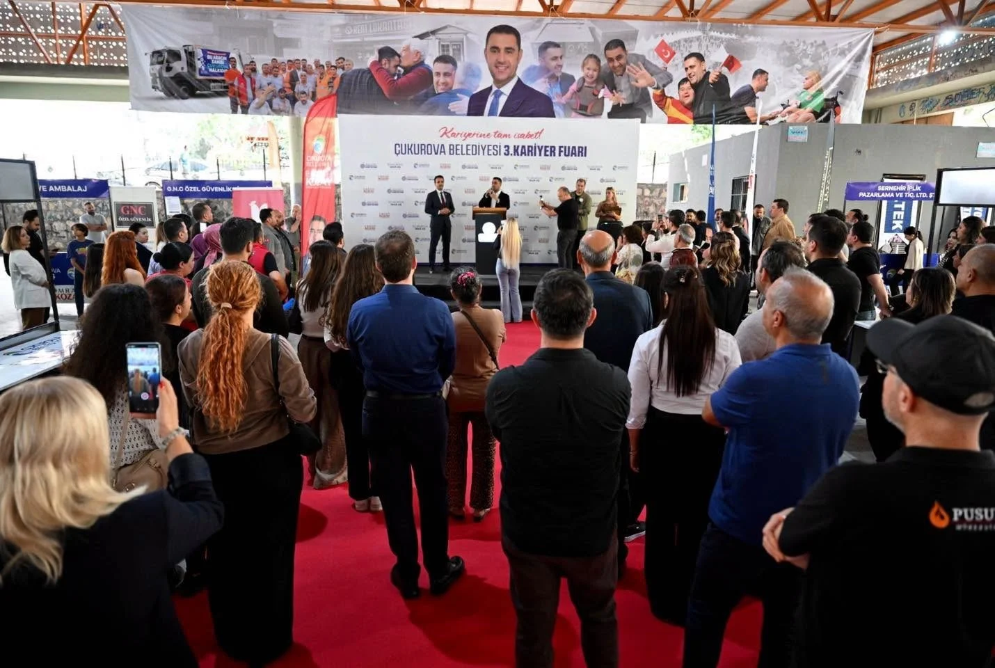 Çukurova’da 3. Kariyer Fuarı’nda iş arayanlarla işverenler buluştu