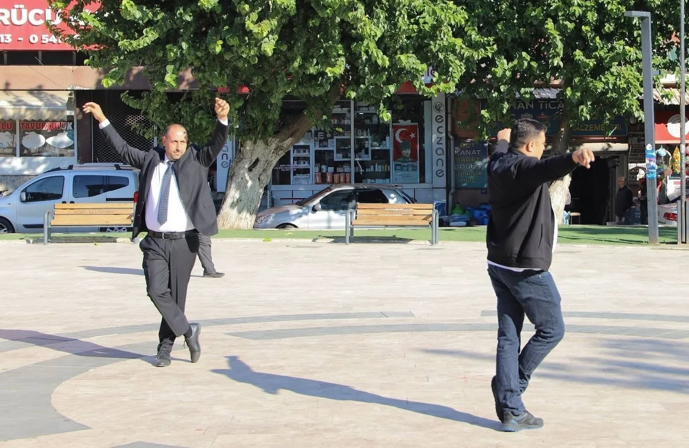Köşk’te Muhtarlar zeybek oyanayıp günlerini kutladı
