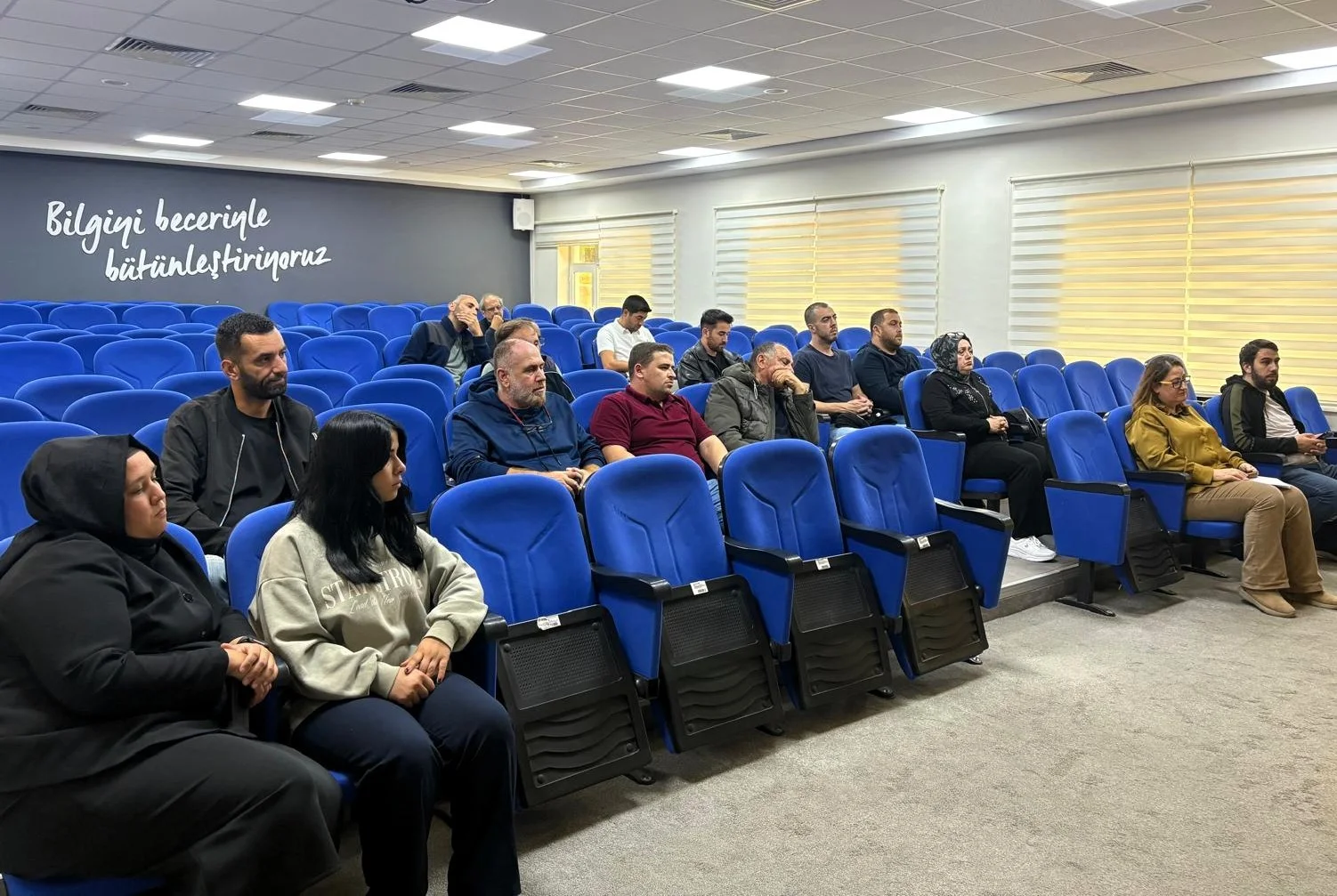 SUBÜ, yemekhane sorumlularına seminer düzenledi