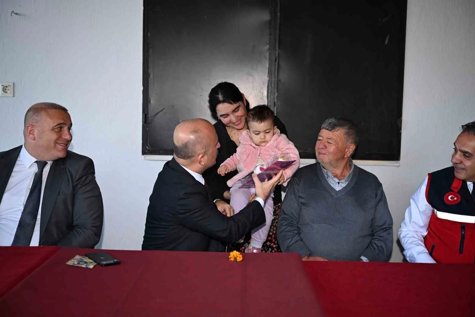 Aydın Valisi Varol, Sarıçam Mahallesi sakinleriyle buluştu