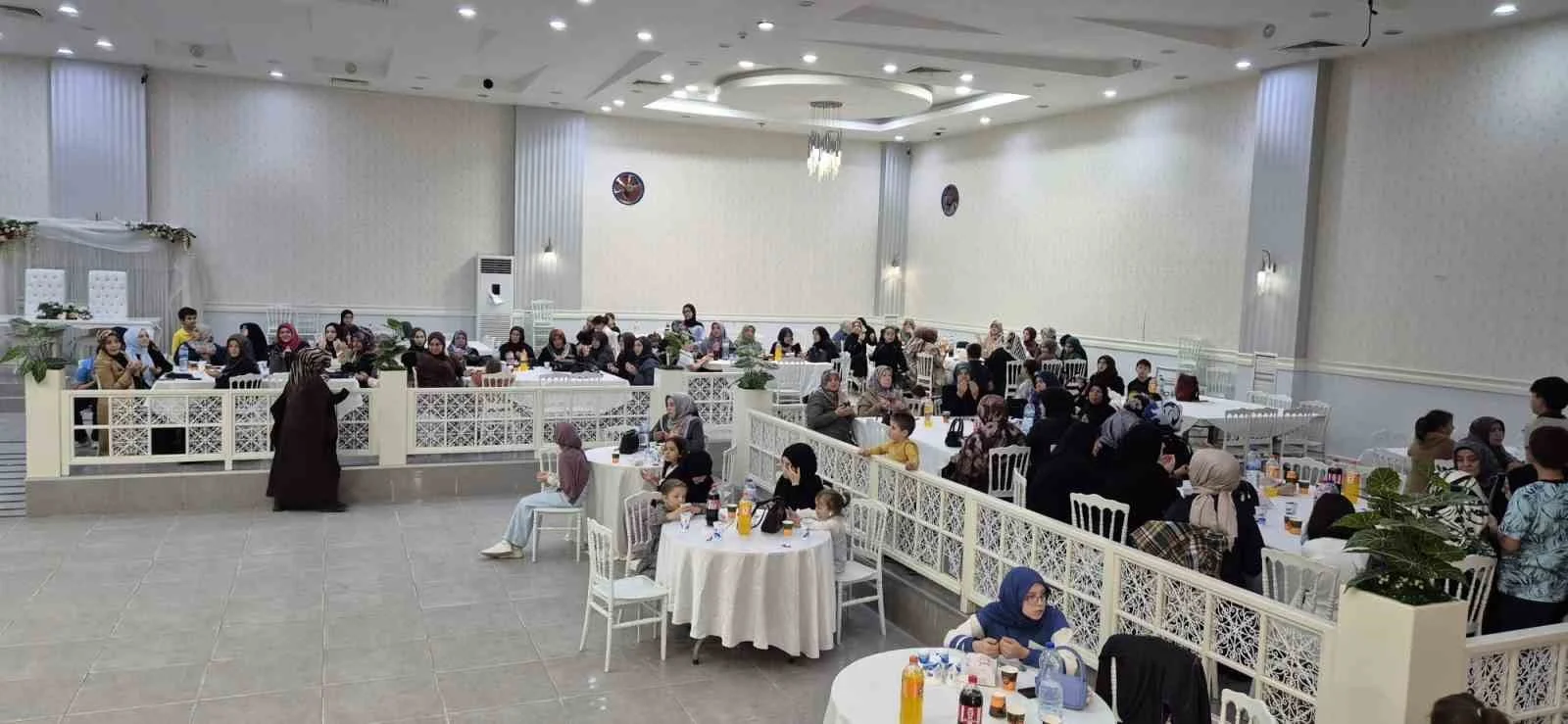 Camiler ve Din Görevlileri Haftası: Din görevlileri buluştu
