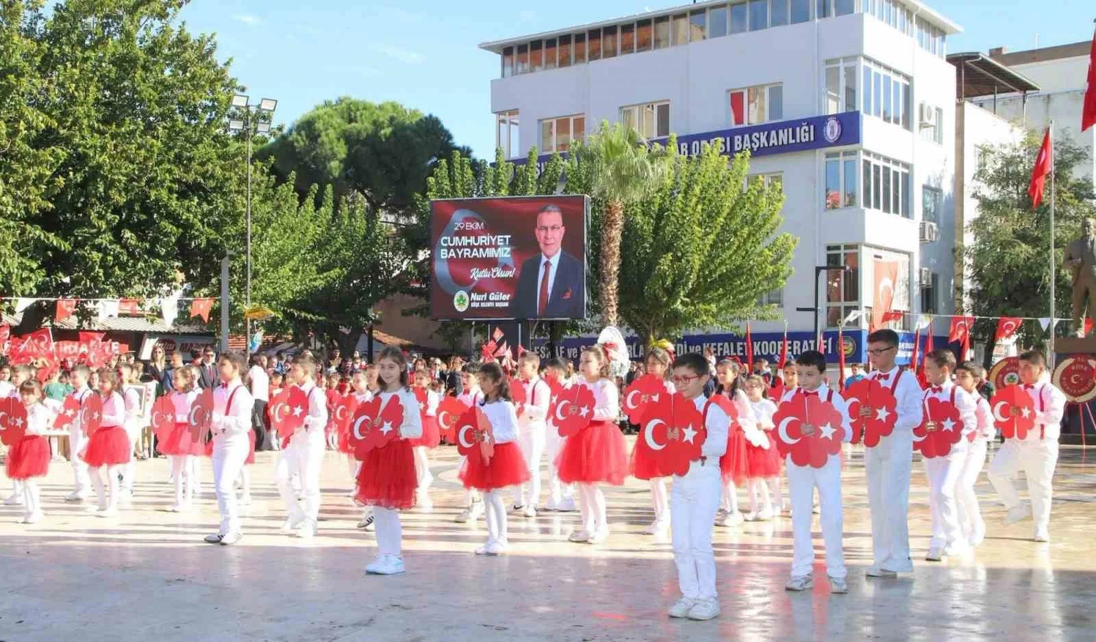 Köşk’te 29 Ekim Cumhuriyet Bayramı’nın 103.yılı coşkusu yaşandı