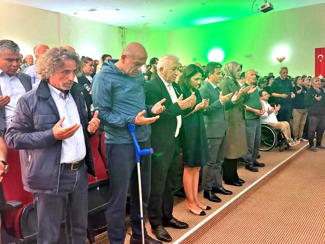 Çeşme eğitim camiasının acı kaybı: Okul müdürü Nemide Korkmaz son yolculuğuna uğurlandı