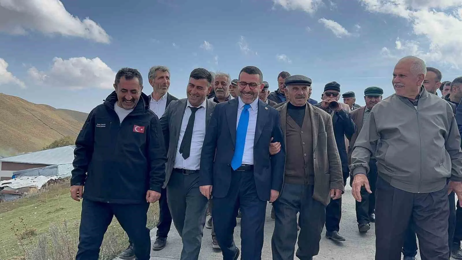 Kars’ta köy yollarında beton yol çalışmaları sürüyor