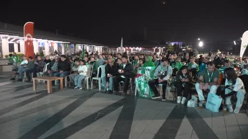 Osmangazi Meydanı’nda yeşil-beyaz coşku