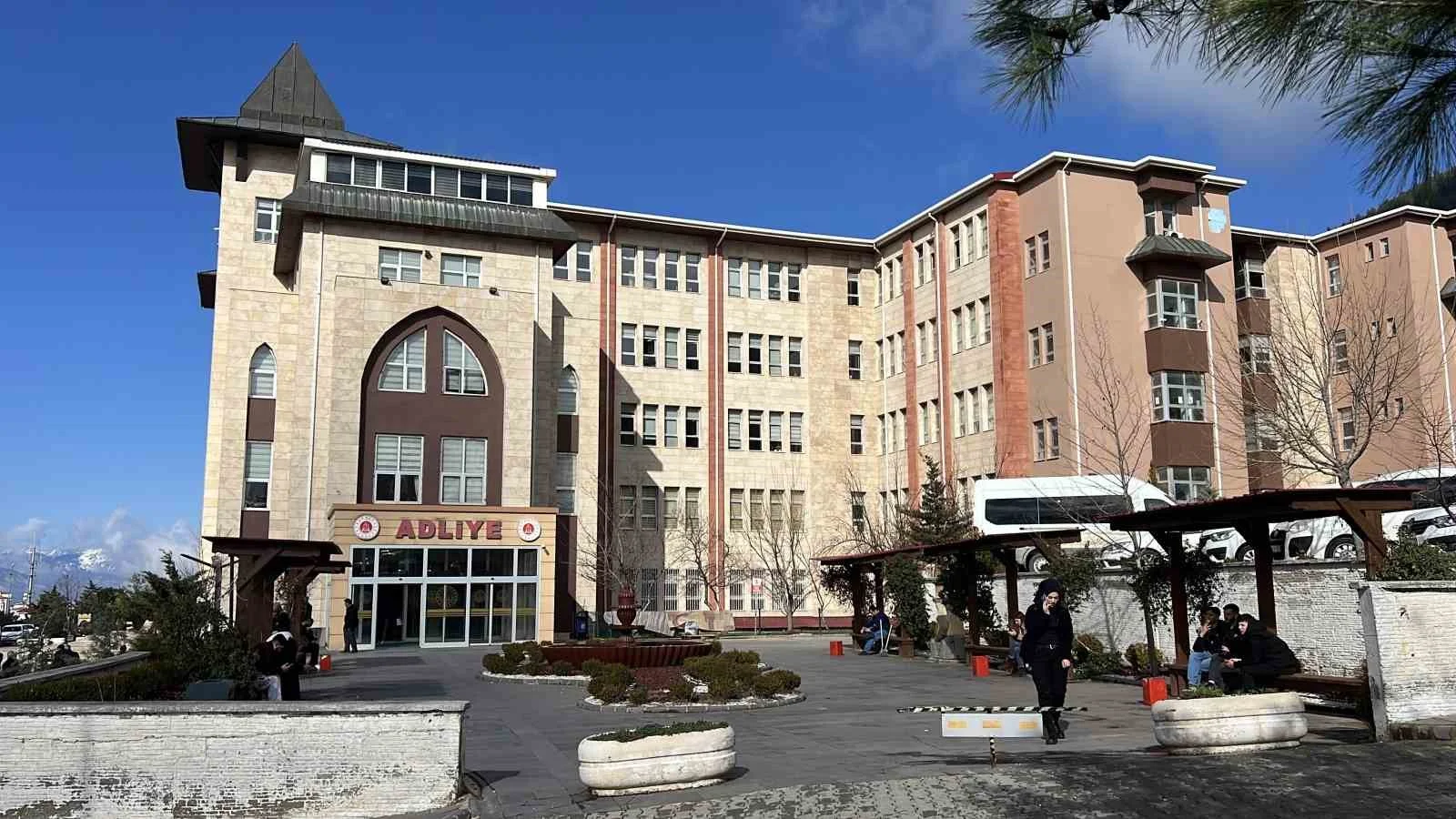 Bebeğe şiddet uygulayan hemşire: "Tutuksuz yargılanmayı ve tahliyemi talep ediyorum"