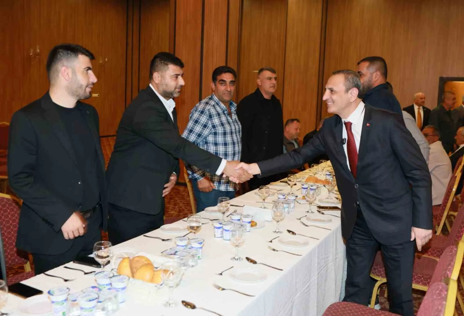 Başkan Vekili Özünal, muhtarlarla buluştu