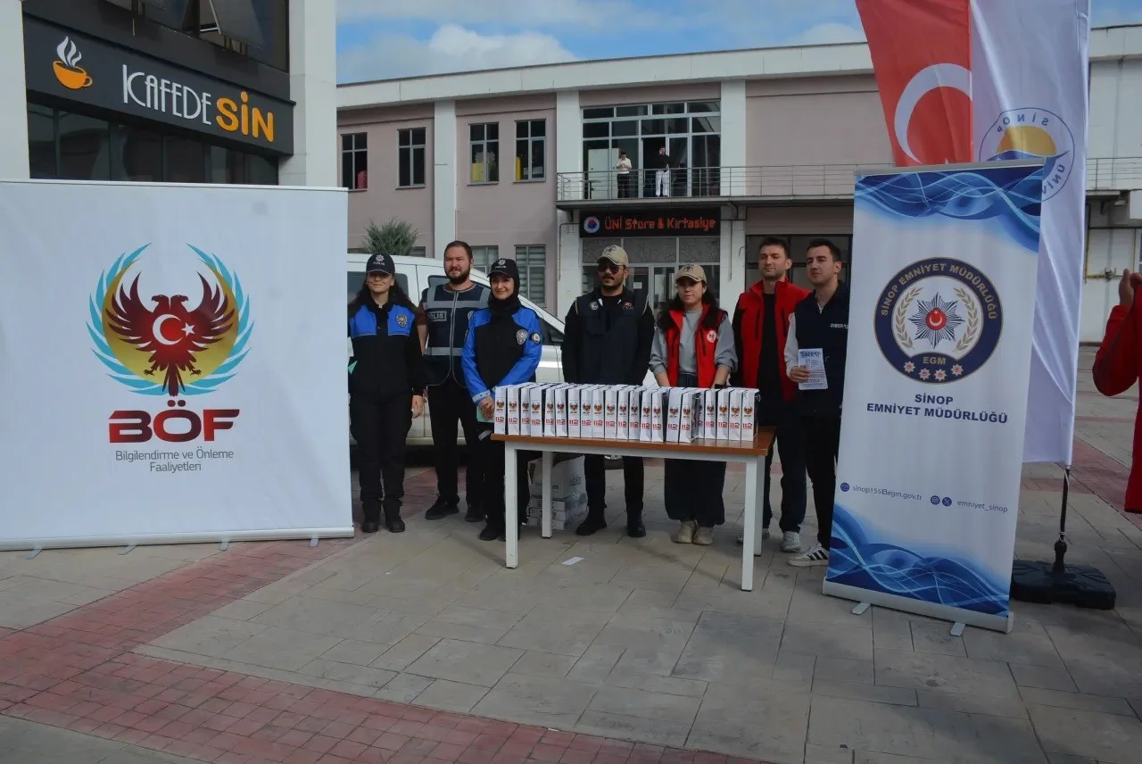 Sinop emniyeti gençleri dijital tehlikelere karşı uyardı