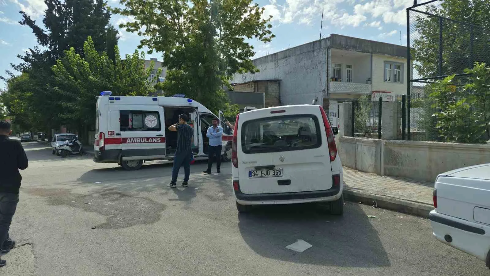 Adıyaman’da kamyonet ile motosiklet çarpıştı: 2 yaralı