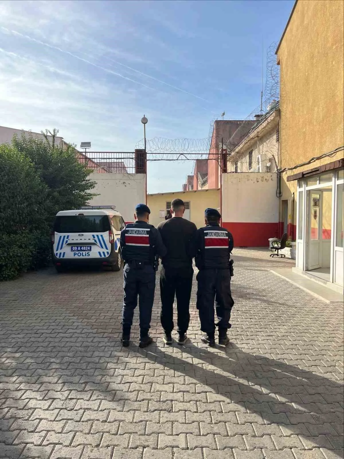 Aydın’da uyuşturucu suçundan aranan 2 hükümlü yakalandı