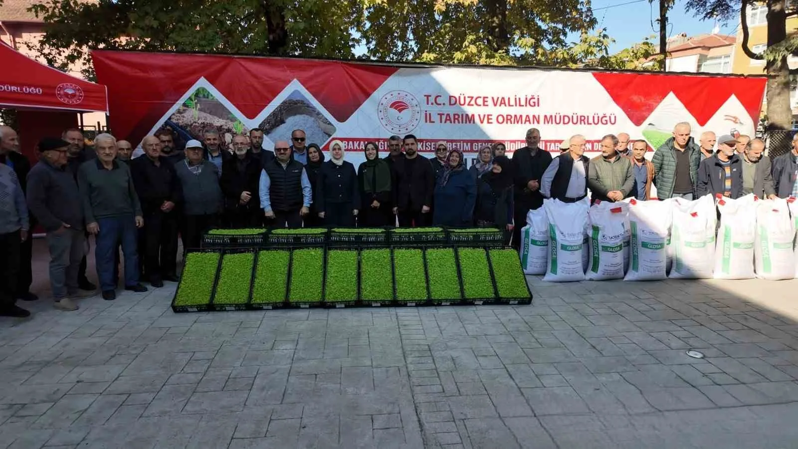 Düzce’de çiftçilere 2,6 milyon TL’lik fide ve tohum desteği