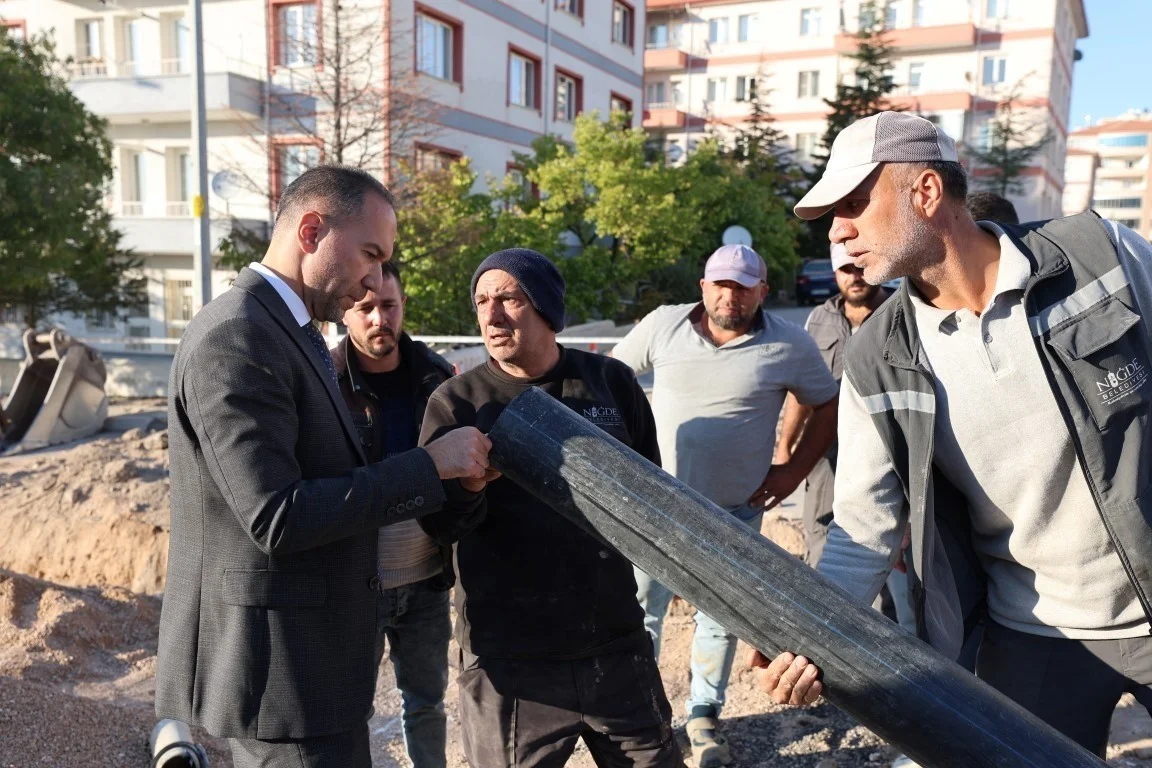 Başkan Özdemir Özbelde Mevkii’nde altyapı çalışmalarını yerinde inceledi