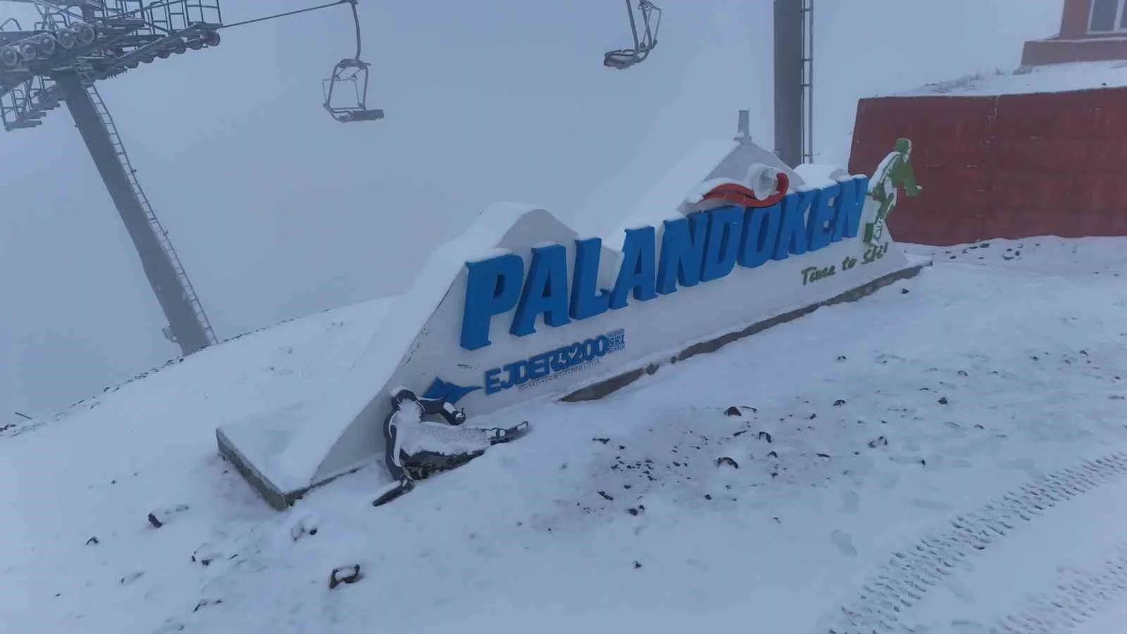 Palandöken’de kış erken başladı: Zirve beyaza büründü
