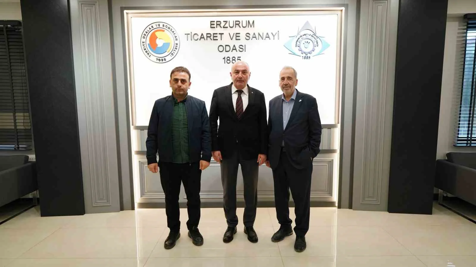 Lila kağıt yönetim kurulu başkanı Öğücü’den Başkan Özakalın’a teşekkür ziyareti