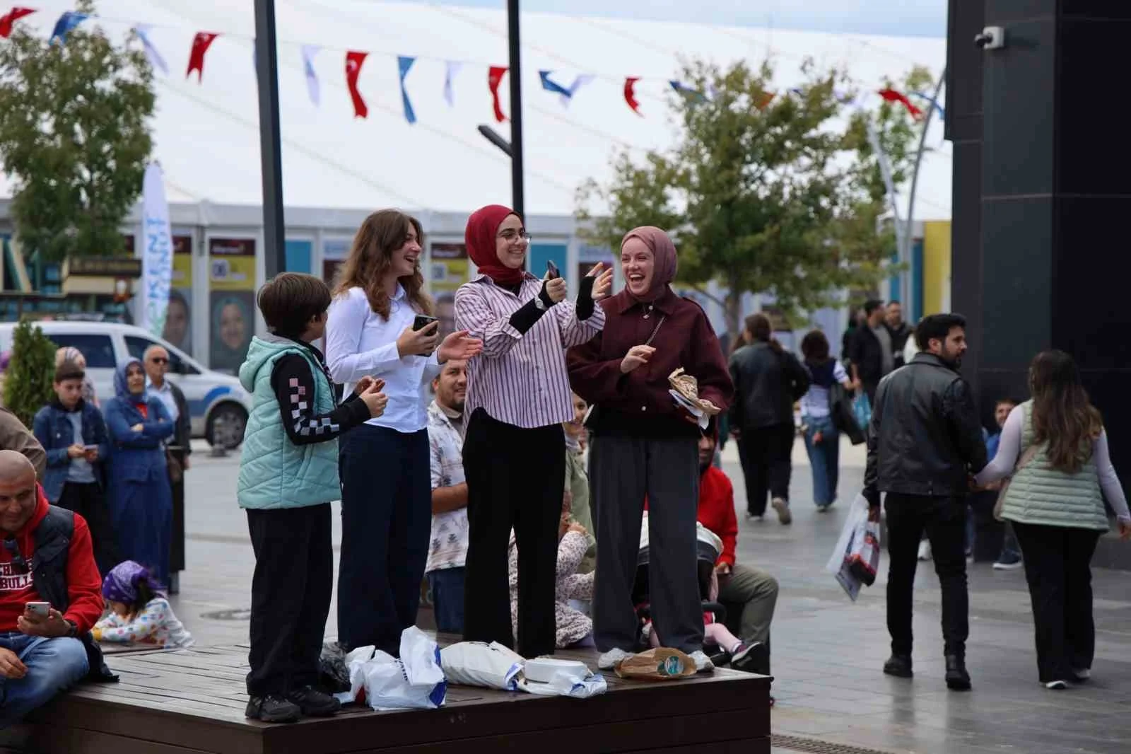 Kitapseverler bu kez bilgi için yarıştı