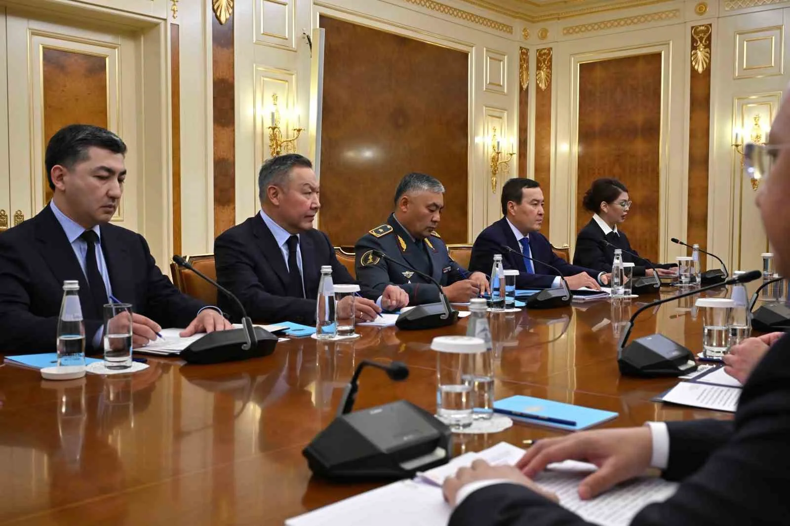Kazakistan’da 14 askerin öldüğü tatbikat sonrası 5 yetkili gözaltında