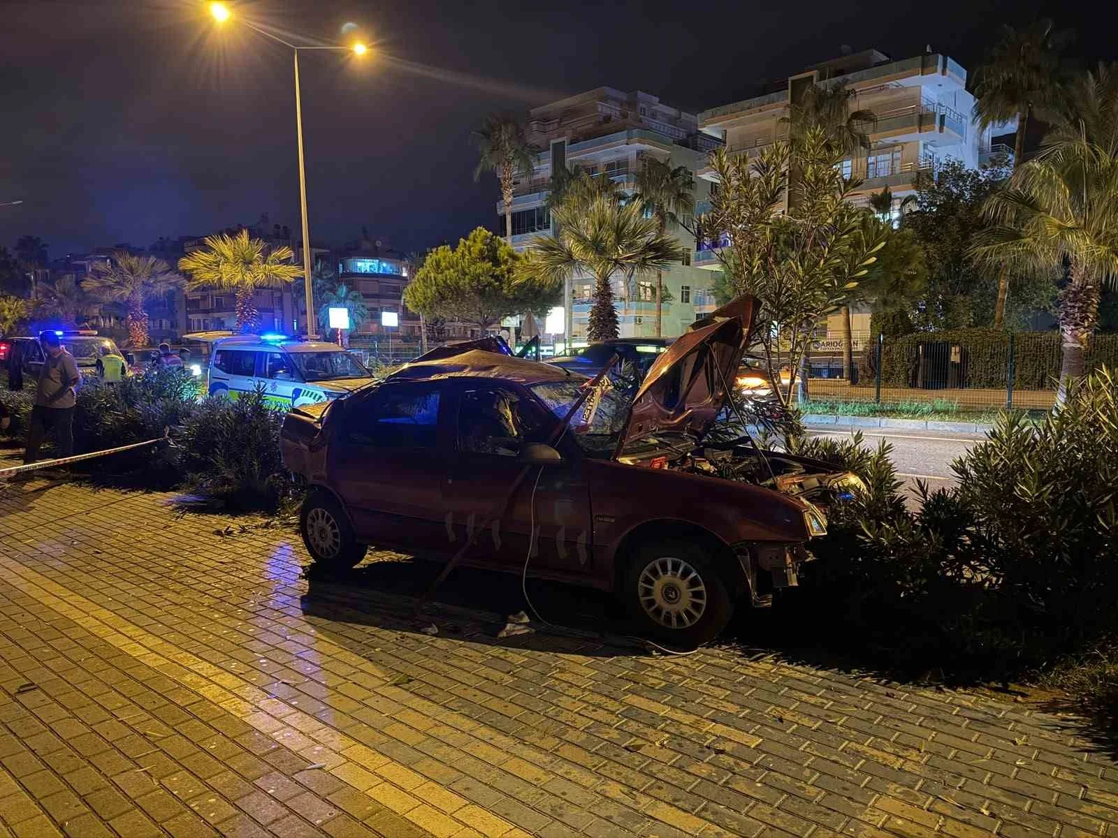 Alanya’da otomobil takla attı: 2 yaralı