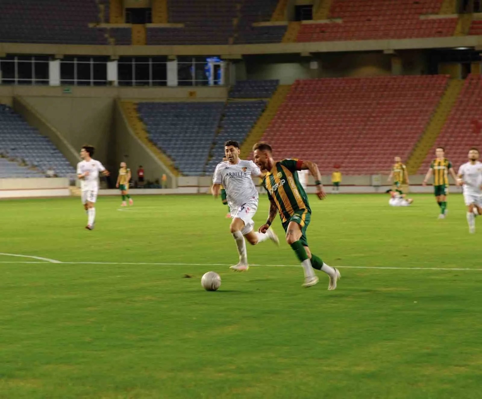 Osmaniyespor galibiyet dönüşü saldırıya uğradı