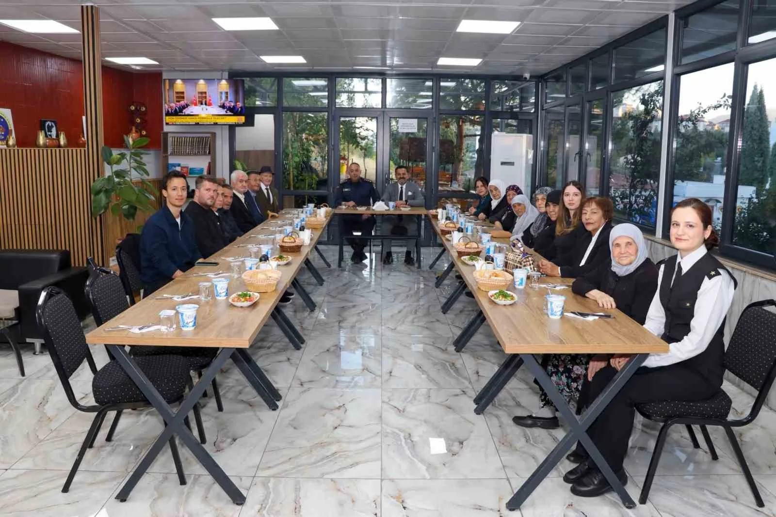 Bilecik’te huzurevi sakinleri jandarmada ağırlandı