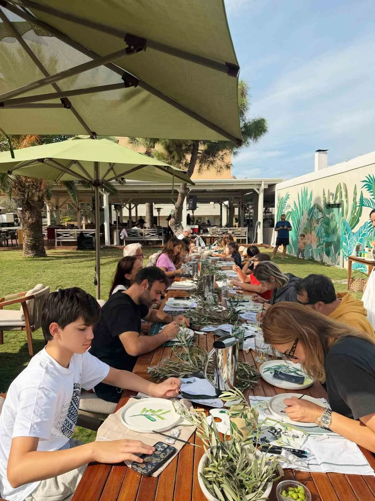 Ayvalık’ta zeytin sanatla buluştu
