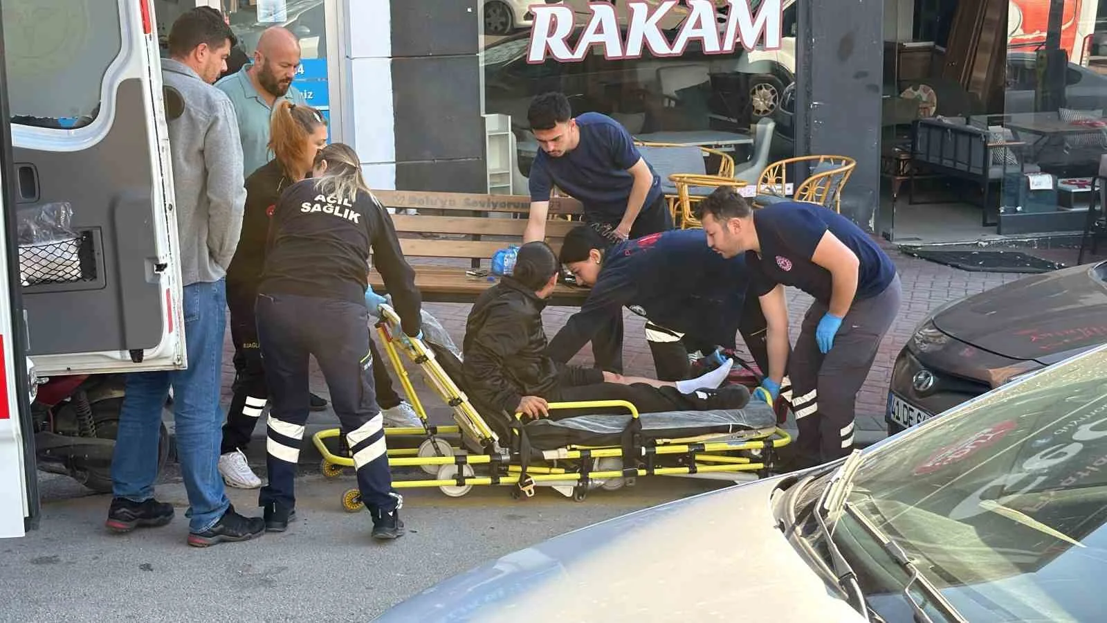 Bolu’da kavşakta yol vermeyen otomobil kazaya neden oldu