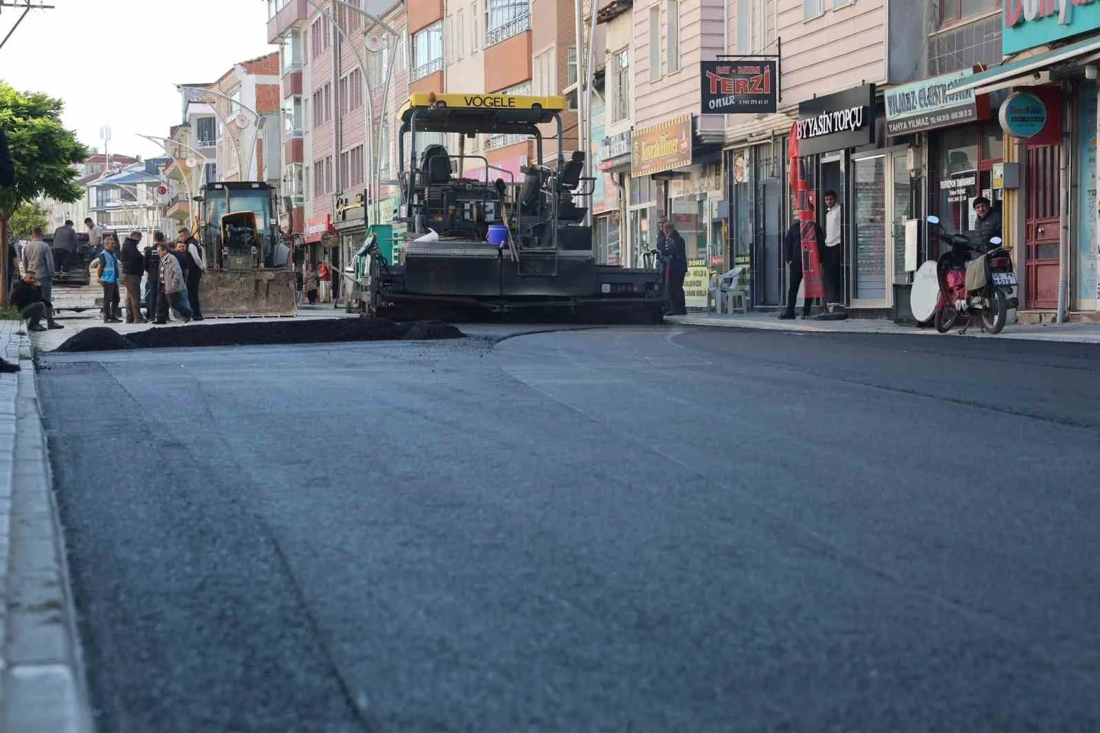 Vezirköprü’de sıcak asfalt çalışması