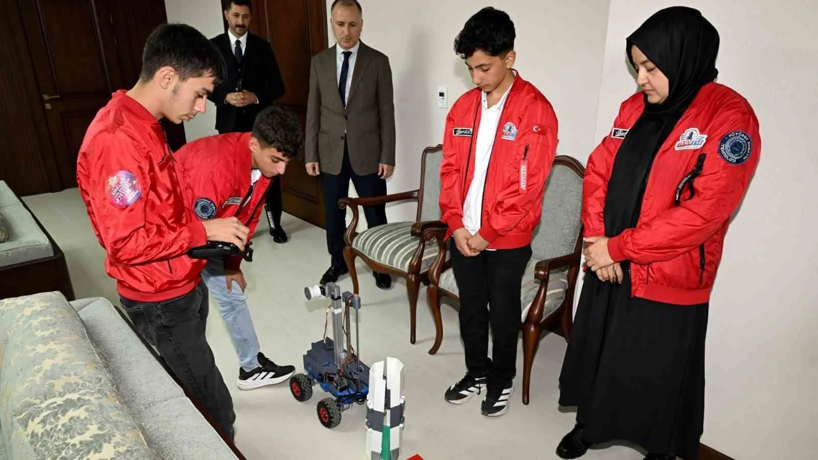 Genç buluşçular Rektör Akpolat ile buluştu