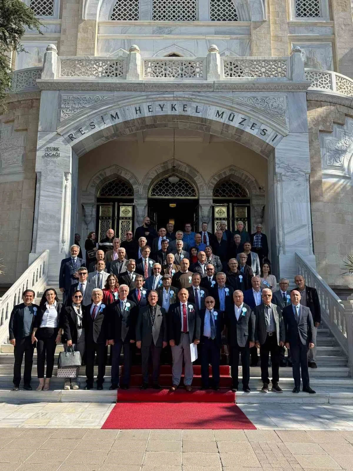 Asker ressamlar sergisinde iki kuşak buluştu