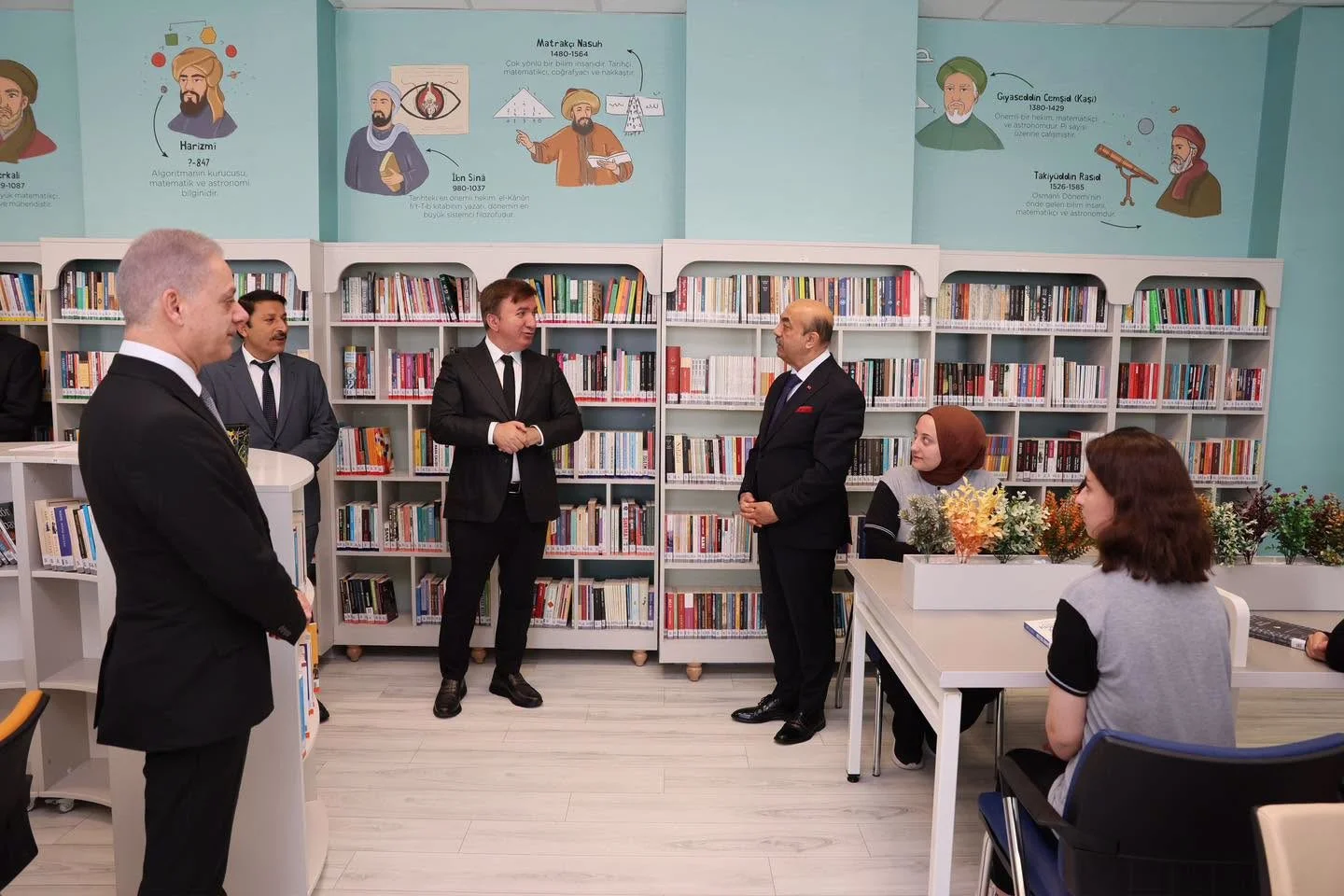 Erzincan’da İpekyolu Ticaret Lisesi’ne yeni kütüphane açıldı
